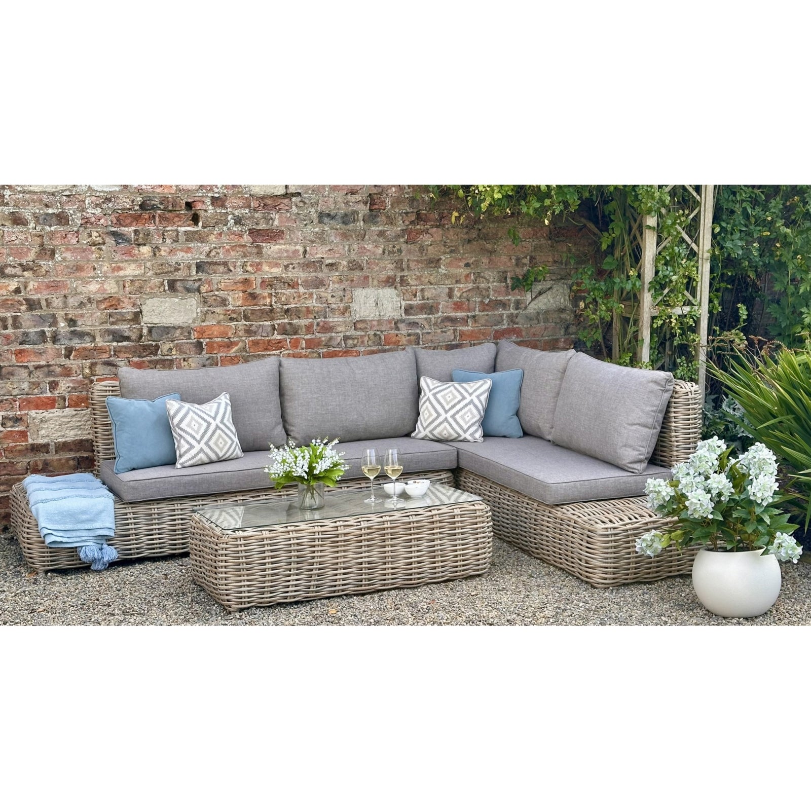 AmalfiCollectionOutdoorLargeCornerSet